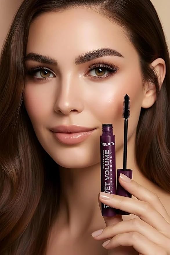 Ultra Black Volumizing Mascara – Lengthening, Waterproof & Smudge-Proof Formula, Long-Lasting Full Volume Effect, Easy-Apply Original Size Brush – 9 ml / 0.30 fl oz