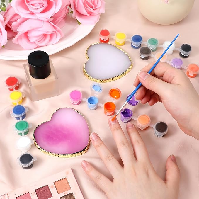 Resin Nail Art Palette, 2 Pcs Heart Shaped Nail Polish Palette Makeup Mixing Palette with Gold Edge for DIY Nail Art Design, Display (Purple, White)