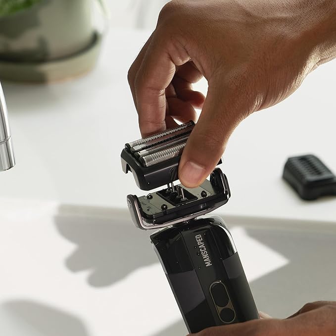 MANSCAPED® The Chairman™ PRO Men’s Electric Foil Face Shaver - Two Interchangeable Blade Heads, SkinSafe® Four-Blade Foil & Stubble Trimmer, USB-C Wireless Compatible Charging, Gentle on Neck
