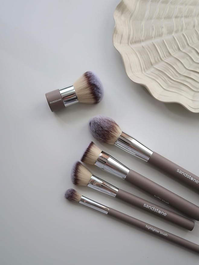 Sandstone Scandinavia Highlighter Makeup Brush - Professional Vegan Ultra Soft Bristles - Cruelty Free Premium Quality for All Skin Types