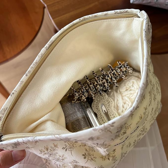 Wudygirl Cute Makeup Bag for Women - Travel Cosmetic Bag with Zipper Makeup Pouch Floral Make up Organizer Handbag Aesthetic (Khaki Floral)