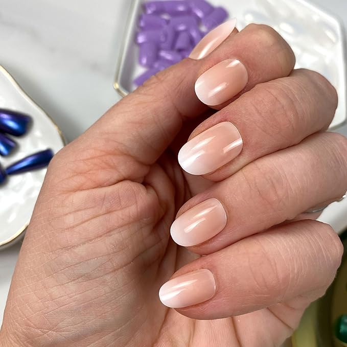 Sally Hansen Salon Effects Perfect Press-On Nails | Oval Shape | Easy to Apply, Non-Damaging | 30 Nails, Nail Glue, Adhesive Tabs, File | Ombre-Lievable