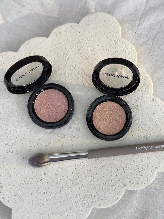 Sandstone Scandinavia Highlighter Makeup Brush - Professional Vegan Ultra Soft Bristles - Cruelty Free Premium Quality for All Skin Types